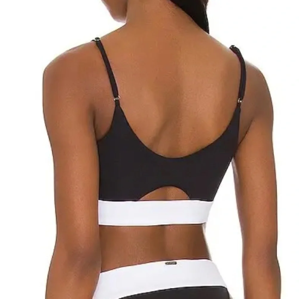 Maaji Fay reversible bikini top in black size S.